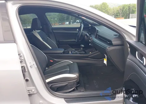 2025 Kia K5 Gt-Line z USA, uszkodzony, nr VIN KNAG64J70S5326531